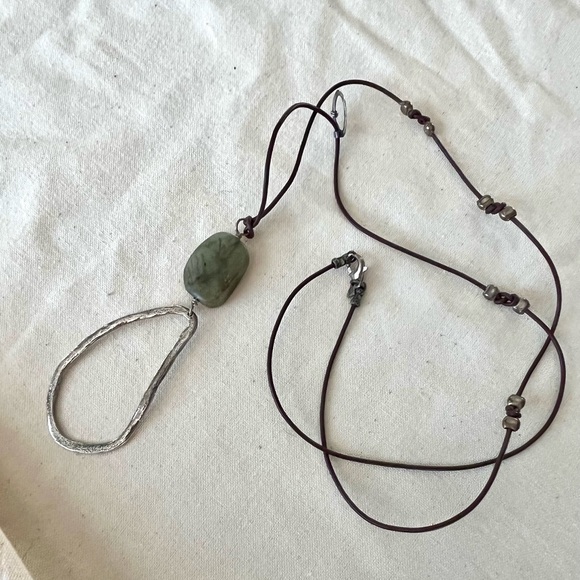 Sterling silver & Labradorite Necklace - Picture 3 of 5